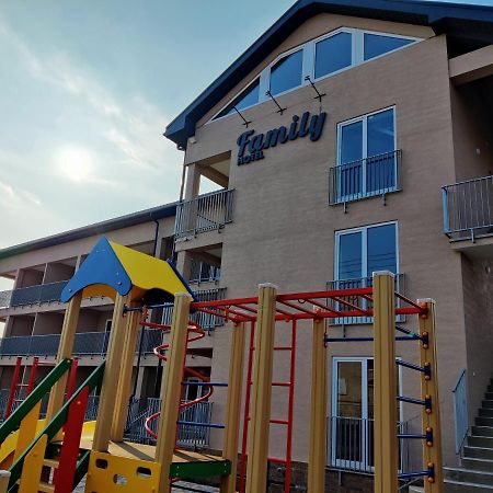 Family Hotel Gribovka Buitenkant foto