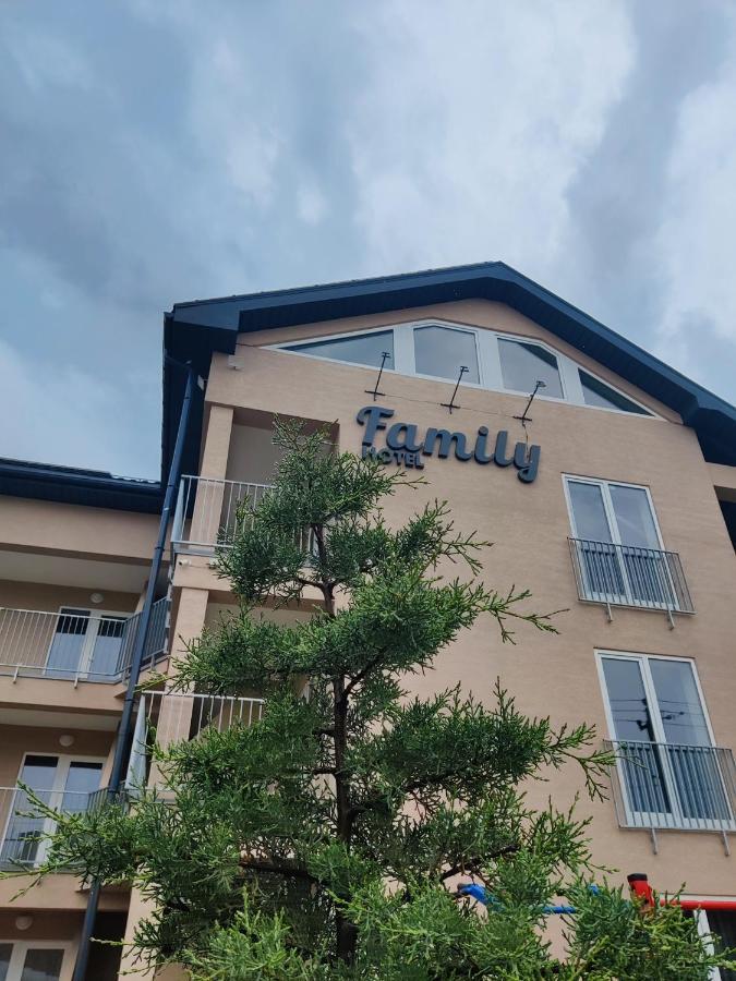 Family Hotel Gribovka Buitenkant foto