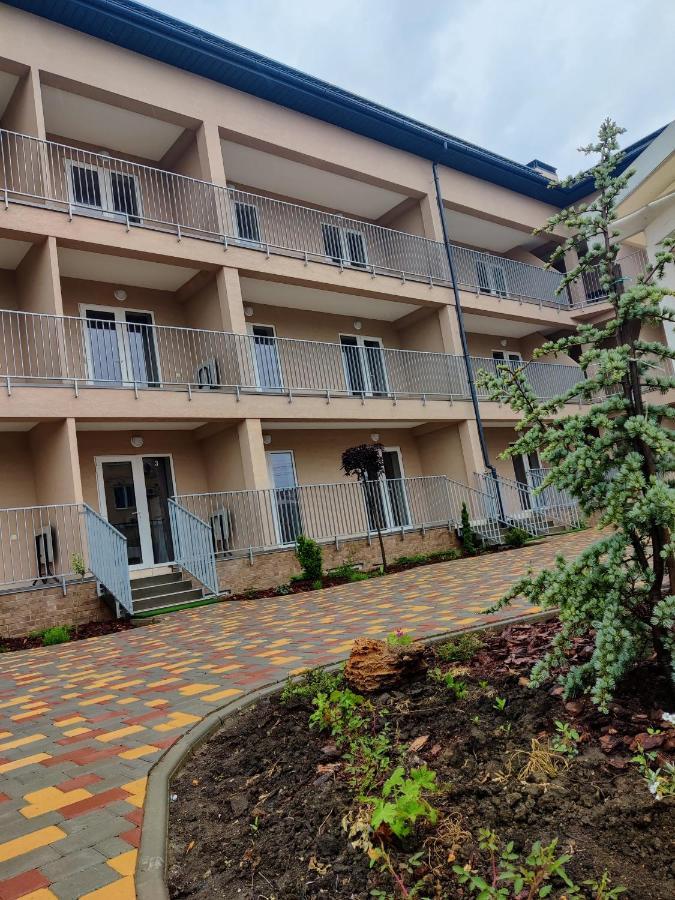 Family Hotel Gribovka Buitenkant foto